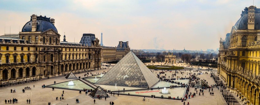 Pei Pyramid, Cour Napoléon, Musee de Louvre, Paris France @ https://alexmbustillo.com/