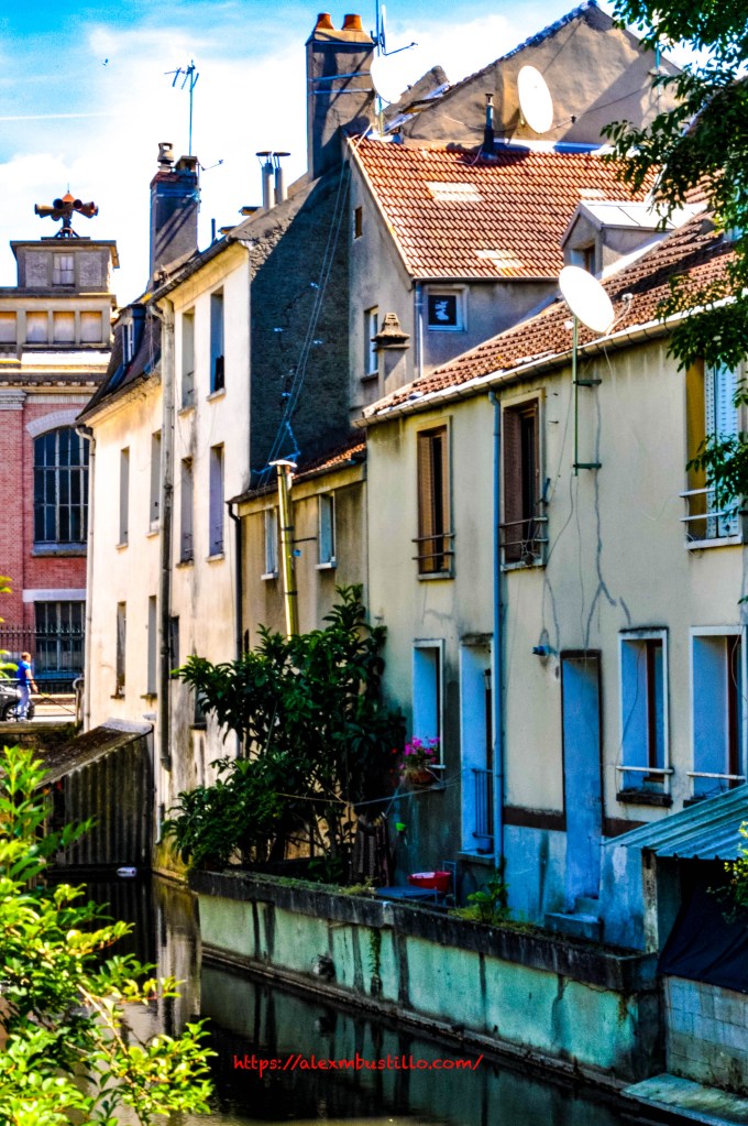 Devant l'ancien Grands Moulins, blv Crete, Corbeil-Essonnes