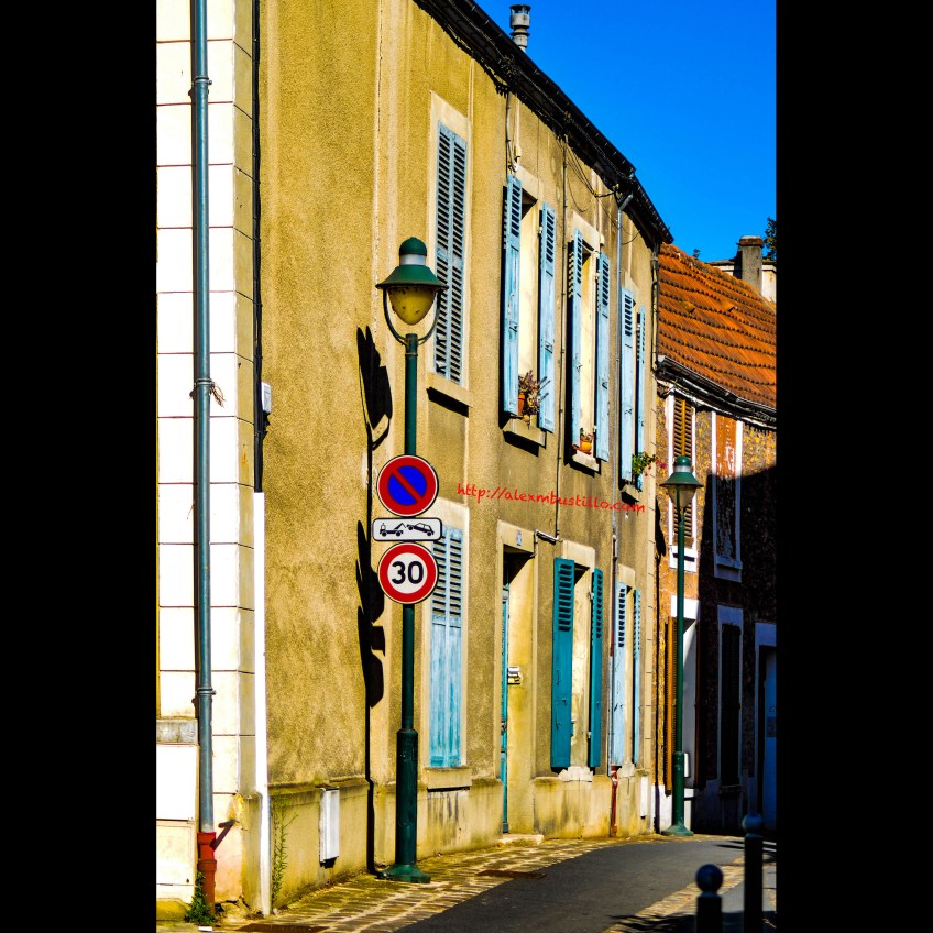rue des Remparts, Corbeil-Essonnes, FRANCE 22/08/2016