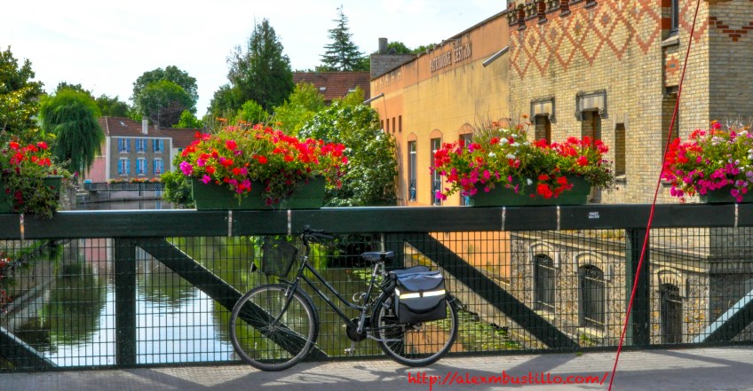 rue Feray à Place du Comte Haymon, Corbeil-Essonnes, France