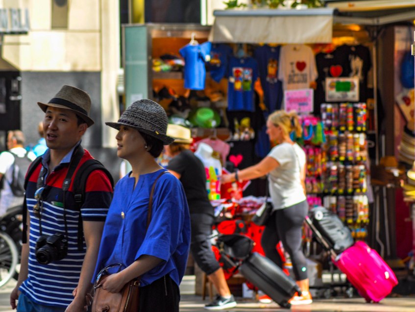 Walking in La Rambla, Barcelona, España