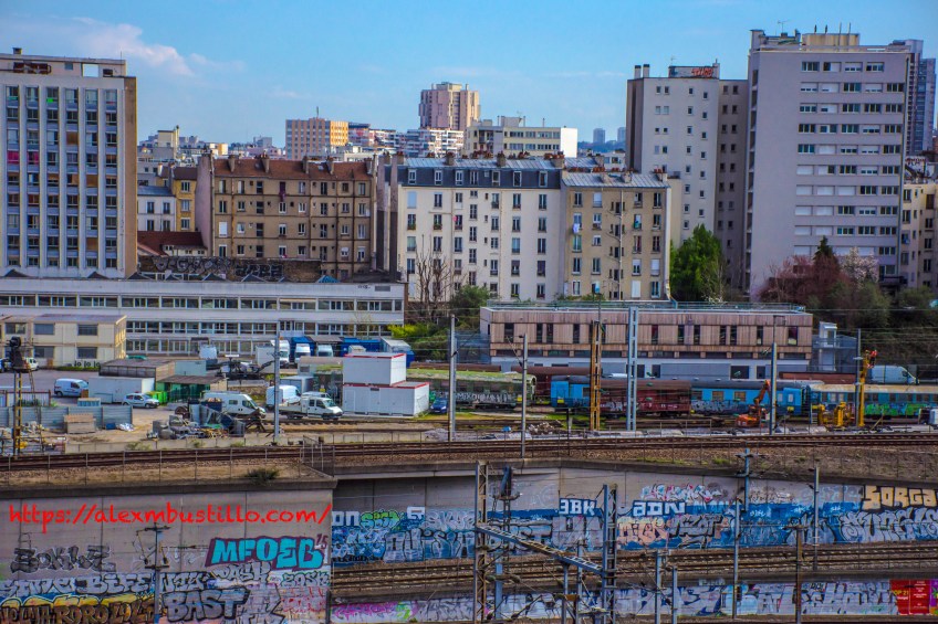 #Graffiti-Gare De Nord, Paris France