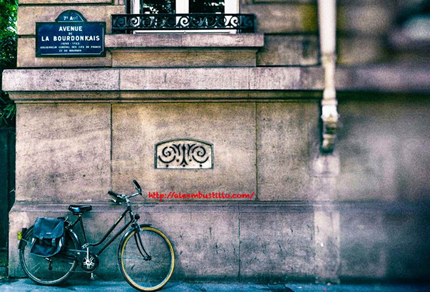 Avenue de La Bourdonnais, 7me Arr, Paris France