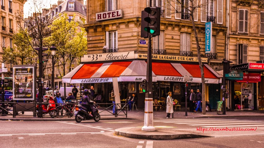 Café Grappe d'Or - Restaurant, 1 boulevard Ornano 75018 Paris