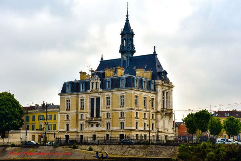 Mairie de Corbeil-Essonnes 2, place Galignani 91100 Corbeil-Essonnes, FRANCE