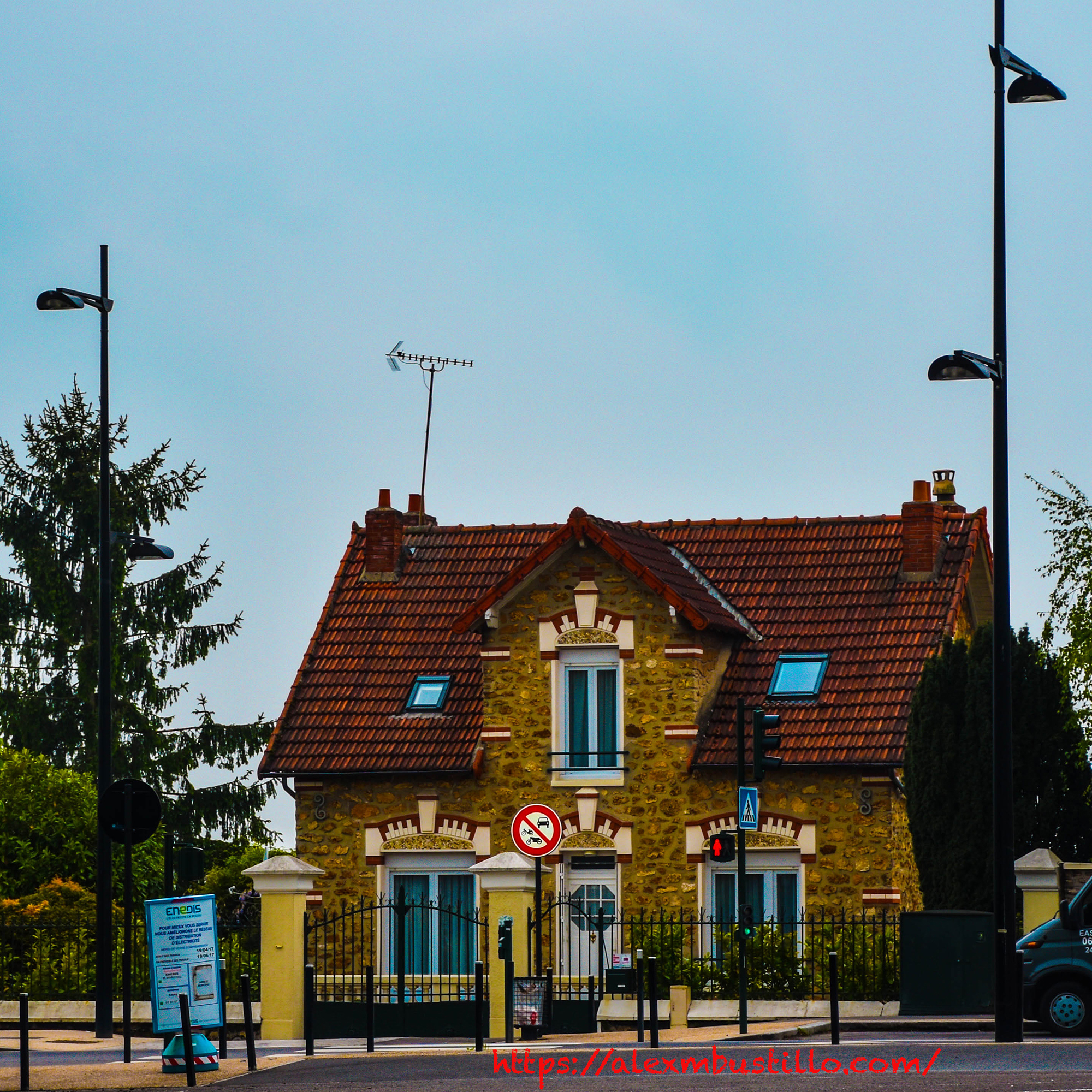 Meulière Bis, Route National 7, Boulevard John Kennedy, Corbeil Essonnes, FRANCE