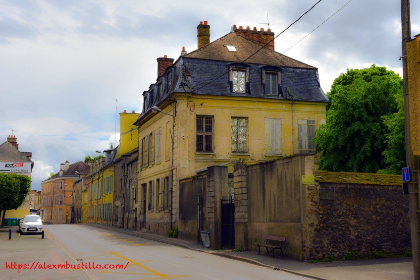 Rue du 14 Juillet at Rue du Port des Sabots, Corbeil-Essonnes, 91100 France