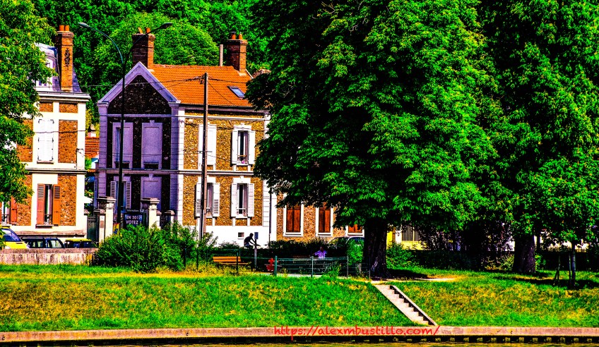 Corbeil-Essonnes Across The Seine