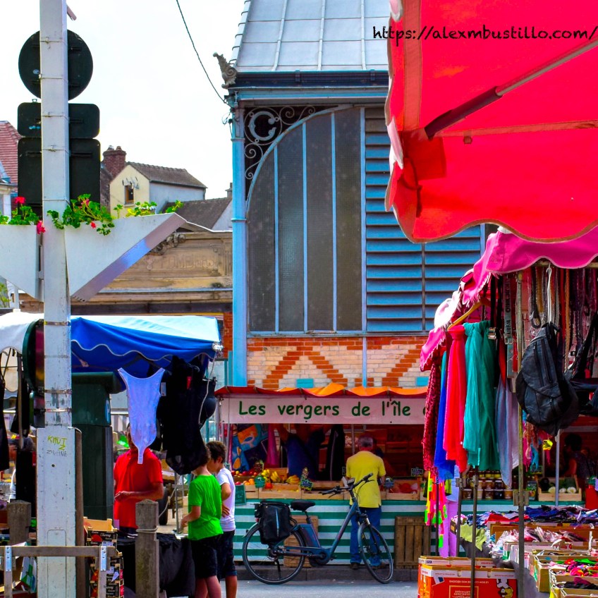 Marché Place du Comté Haymon, Corbeil-Essonnes, France
