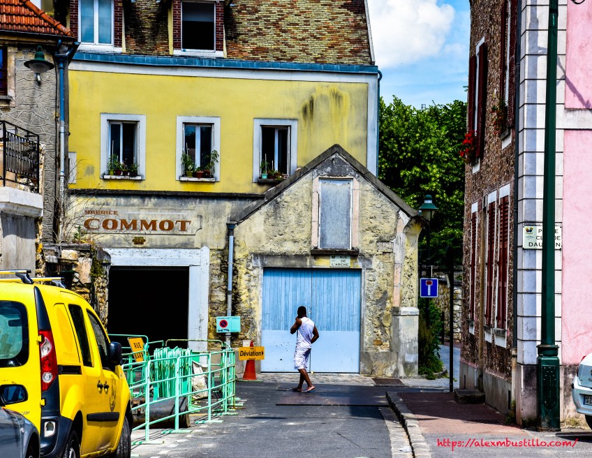Place Claude Dauphin, Corbeil-Essonnes, France