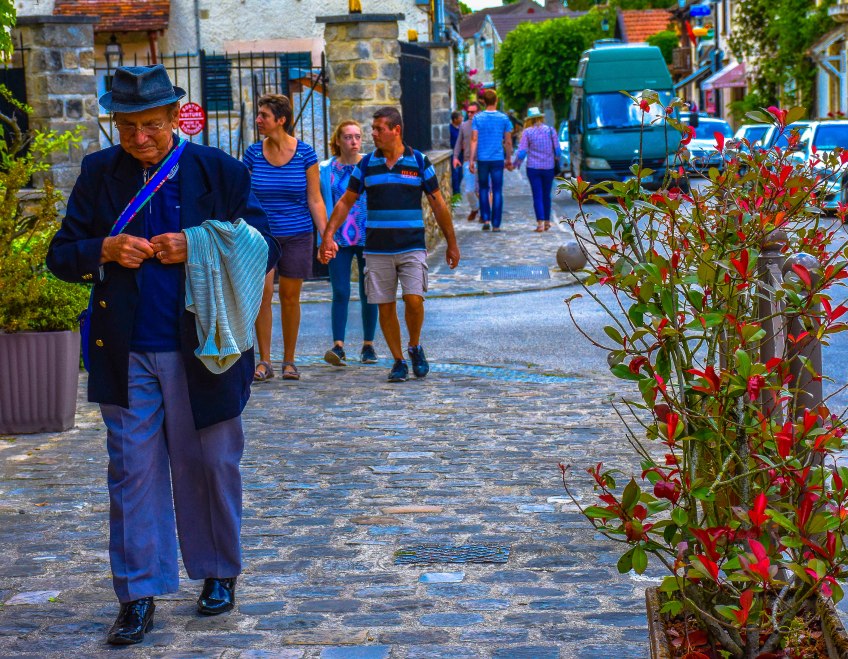 Strolling Grande Rue 77630 Barbizon, France