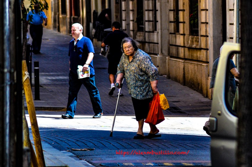 Strolling In Barrio Sarria, Barcelona, España