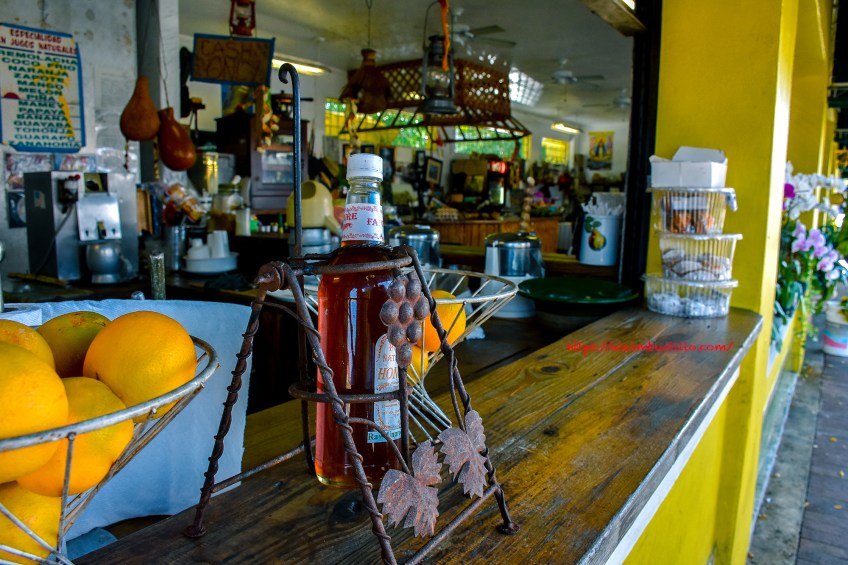 Little Havana Portrait - La Ventanita