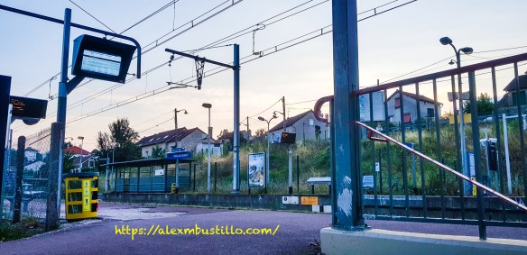 Quai, Gare de Moulin-Galant, Corbeil-Essonnes