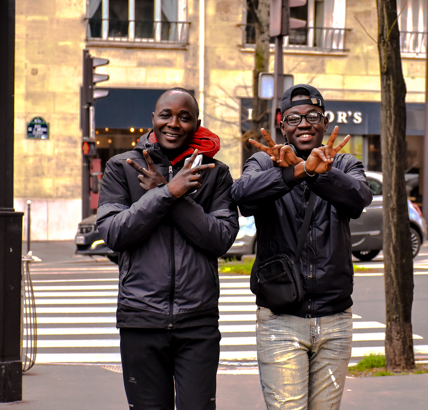 Frères. Avenue de Versailles. Paris