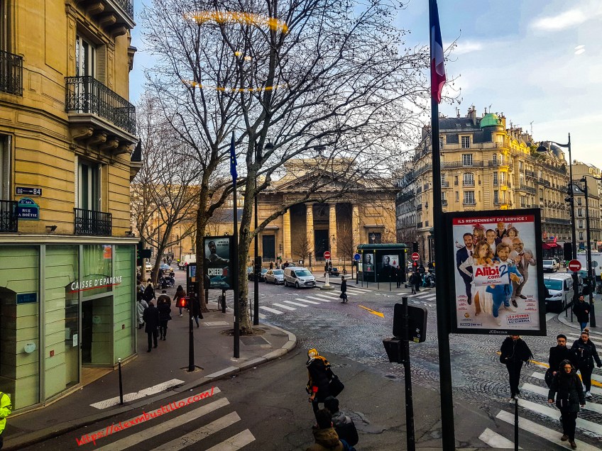 0800, 86-84 rue La Boetie, at Metro St Philippe de Roule, Paris 8me