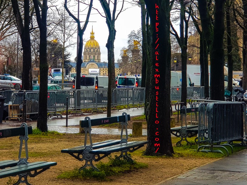 Hôtel des Invalides :Théâtre Marigny Portrait