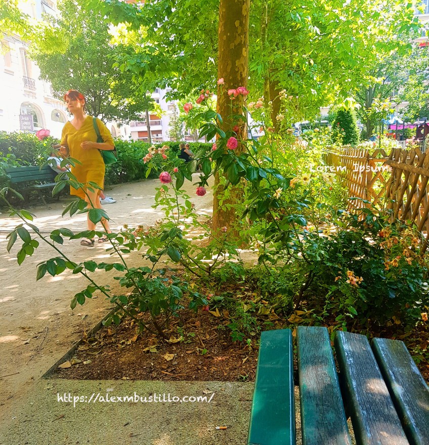 Walking In The Park, Metro Vaugirard, Paris