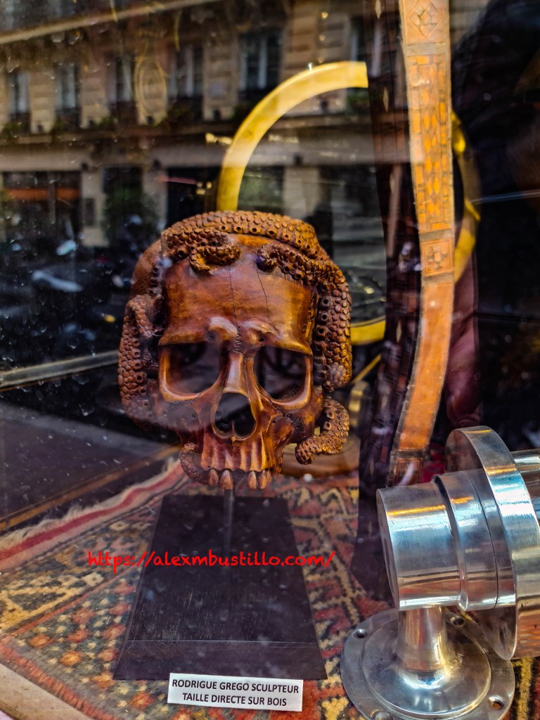 Rodrigue Greco, Sculpteur, Taille Directe Sur Bois Les Antiquaires Bretons, 7 Rue de la Grange Batelière, Passage Jouffroy, 75009 Paris