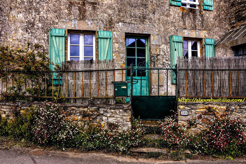 233, Green Frontporching Gate