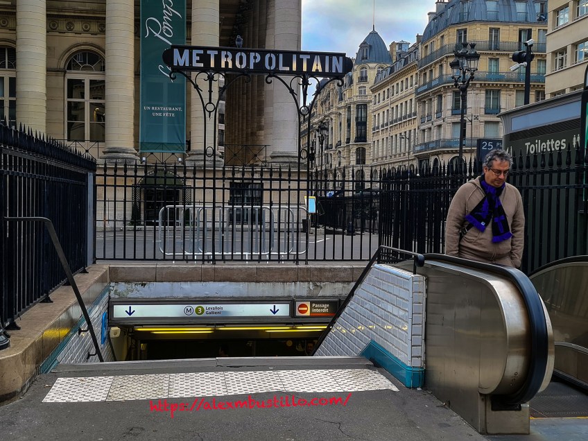 Metro Bourse, Ligne 3 Levallois - Gallieni at Palais Brogniart, Paris 75002