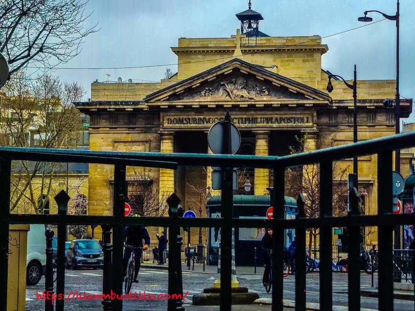 Metro & Église Saint-Philippe-du-Roule, 75008 Paris