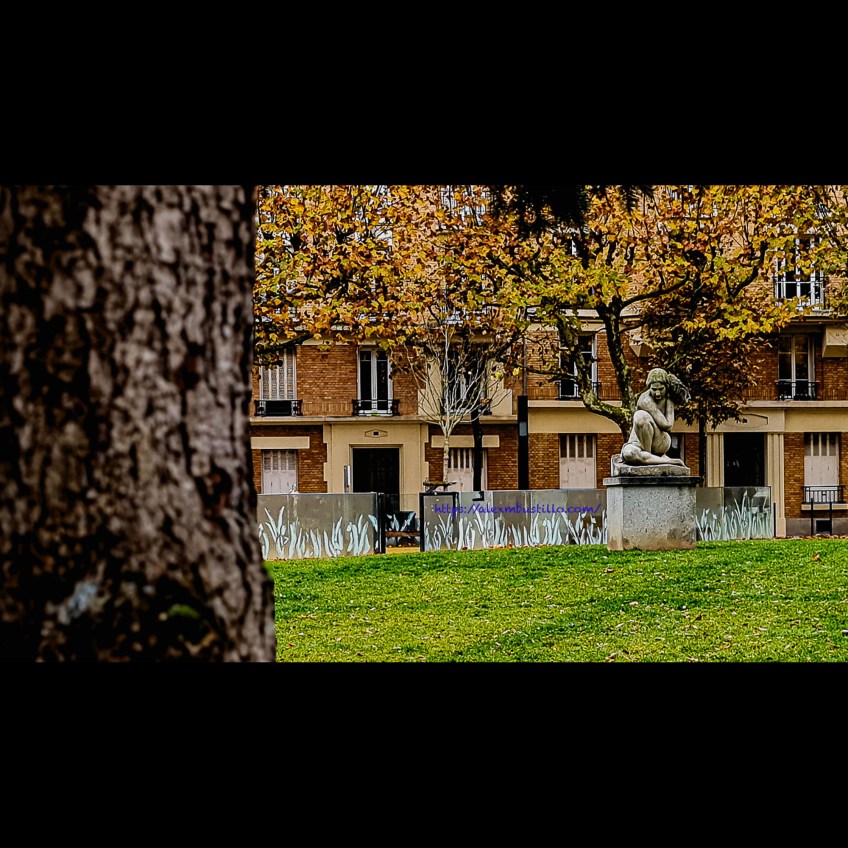Angel Hiding In The Park, Place Des Etats-Unis, Montrouge