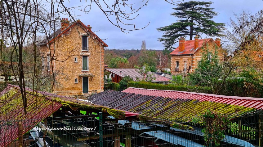 Les Meulières Over the Seine, Le Coudray-Montceaux