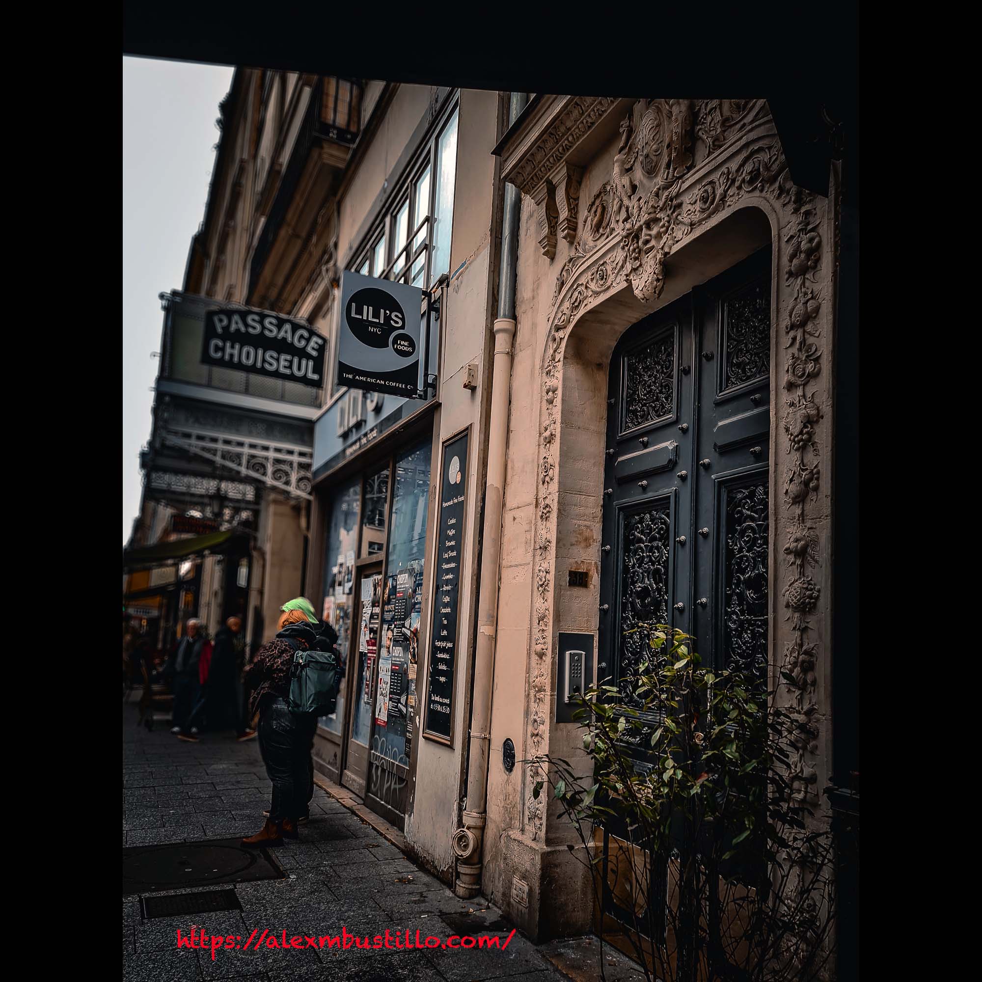 Passage Choiseul Green Door Intersection, 40, rue des Petits-Champs 75002 Paris