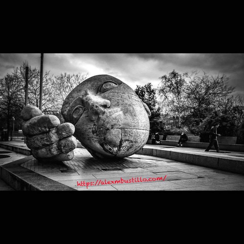 Listen To The Music, L’Écoute, Place René Cassin 75001 Paris, Black & White Portrait