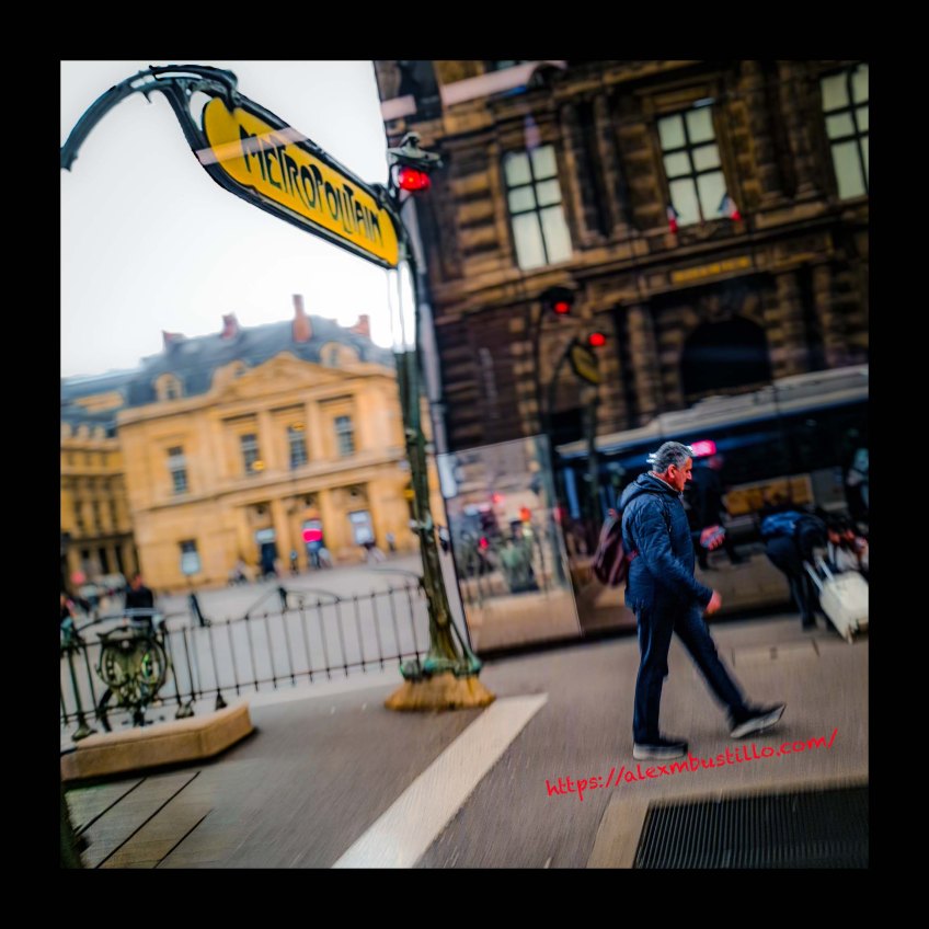 Metropolitain Line 1 Louvre-Rivoli Stroll 75001 Paris