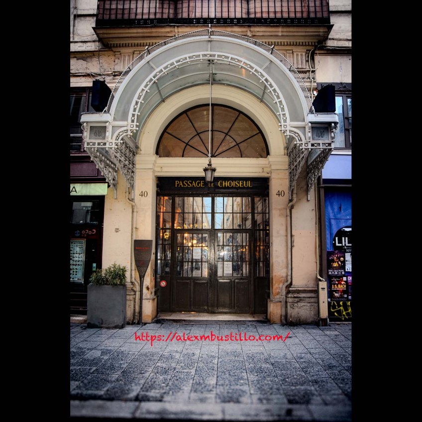 Passage Choiseul, 40 rue des Petits Champs Entrance - 75002 Paris